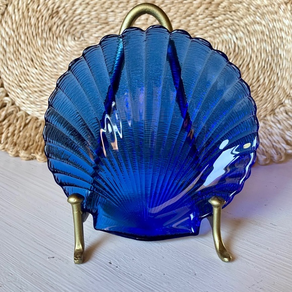 Vintage Arcopal Coquillage Cobalt Blue Glass Shell Plate | France - Picture 4 of 8